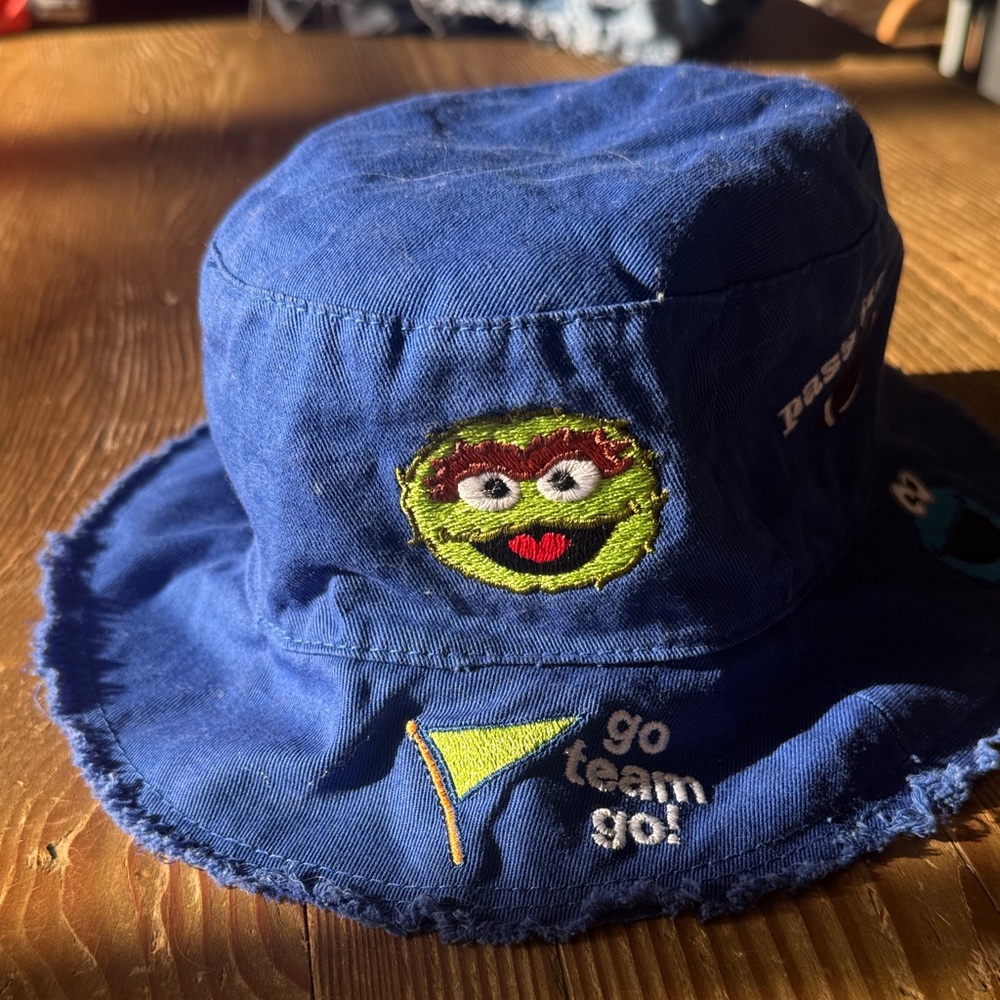 Sesame Street Toddler' Blue Hat with Sesame Street character Embroidery